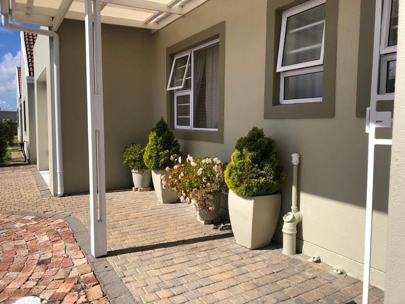 3 Bedroom Property for Sale in Franskraal Western Cape